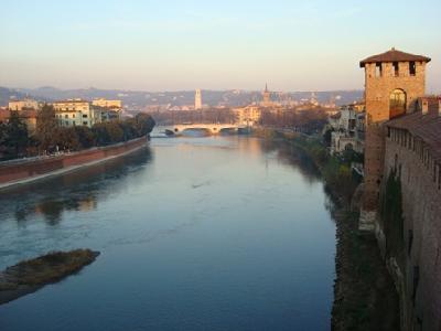 Da torre do castelo, o Rio Adige