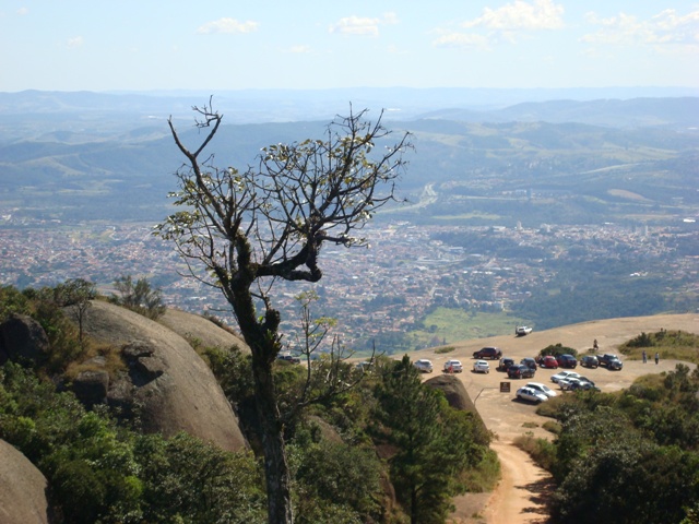 Mais carros chegando