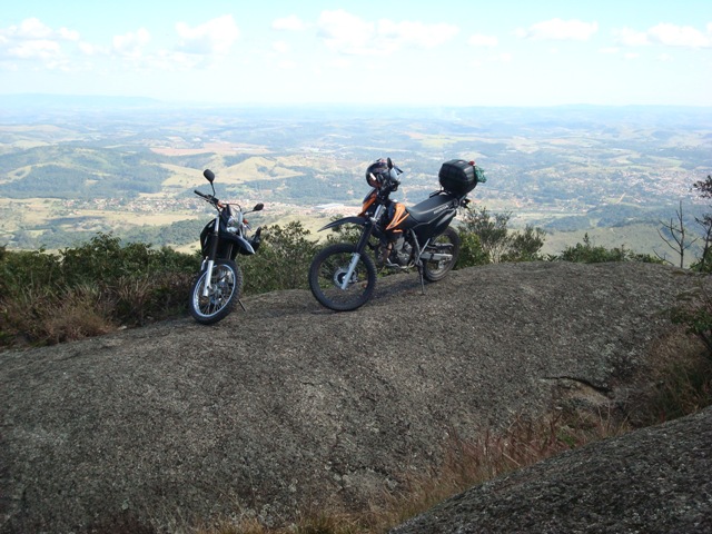 Algumas trilhas dava para fazer de moto, até certo ponto