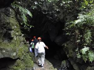 Entrada da Caverna Santana, no PETAR.