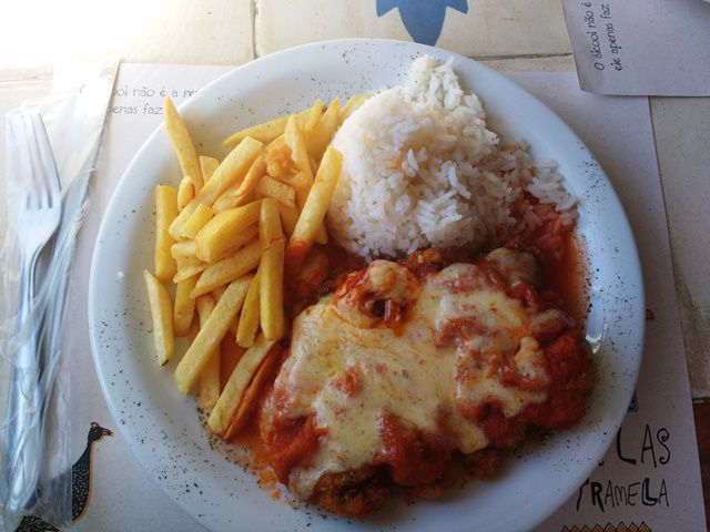 Gonçalves/MG - almoço no Janelas com Tramelas.