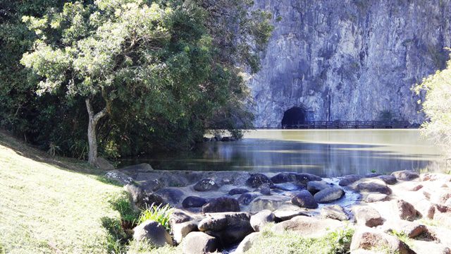 Túnel artificial no Parque Tanguá.