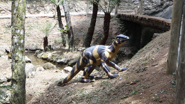 Jardim dos Pinhais Eco Parque - representação dos animais pré-históricos