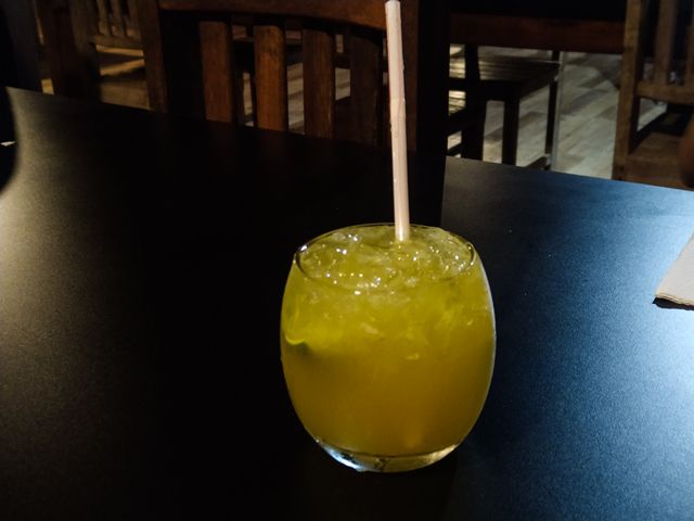 Caipirinha de gengibre com rapadura.