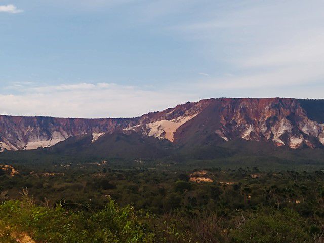 Serra do Espírito Santo, cuja erosão forma as dunas