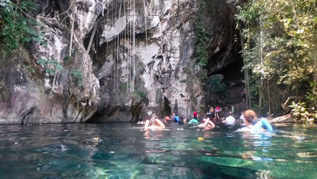 Gruta na Lagoa do Japonês