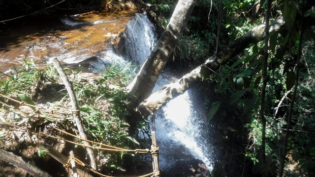 Próximo do final da trilha, a cabeceira da cachoeira