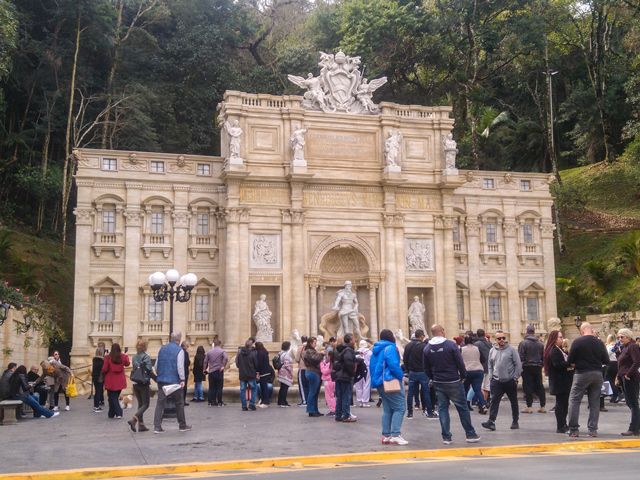 Fontana di Trevi em Serra Negra