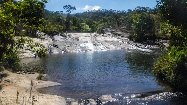 Poços para banho no caminho até a Cachoeira das Esmeraldas