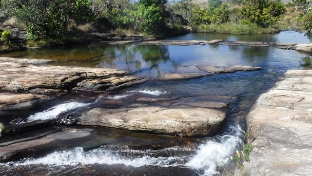 Poços para banho no caminho até a Cachoeira das Esmeraldas