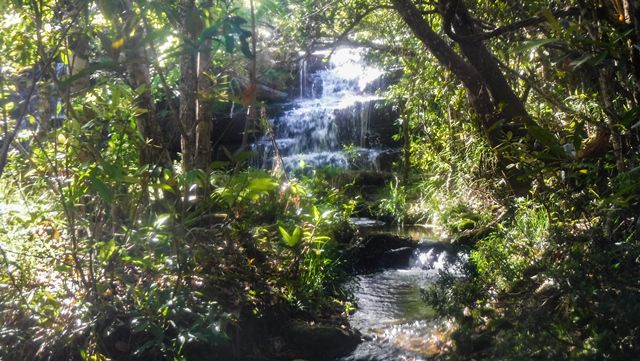 Cachoeira Escondida