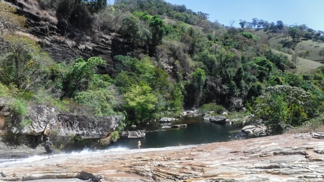 Descida até o poço da Cachoeira da Proa