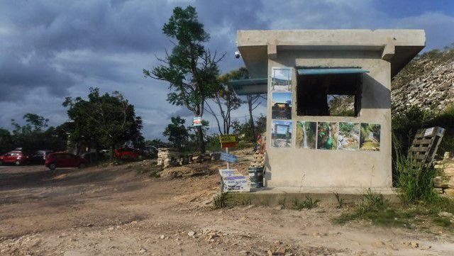 Aqui você paga o ingresso e recebe explicações sobre o local