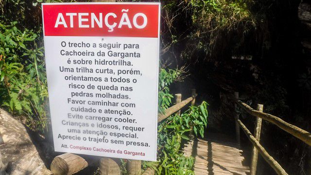 Placa de orientação na Cachoeira da Garganta